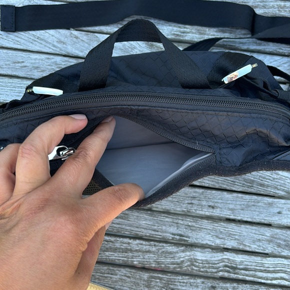 Athleta large Excursion belt bag - Picture 8 of 12